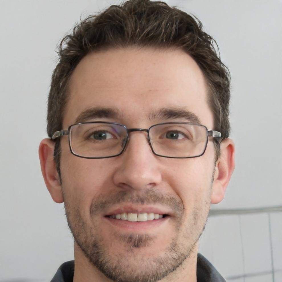 Eğitmen Arda Güven portresi